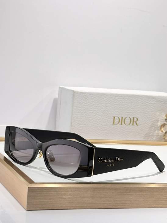 Picture of Dior Sunglasses _SKUfw76705677fw